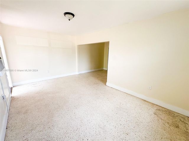 2130 Bay Dr, Miami Beach, FL 33141