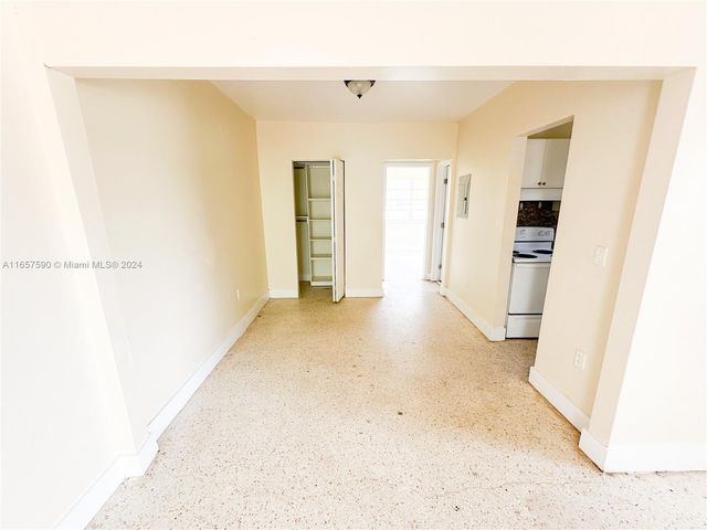 2130 Bay Dr, Miami Beach, FL 33141