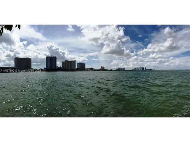 2130 Bay Dr, Miami Beach, FL 33141