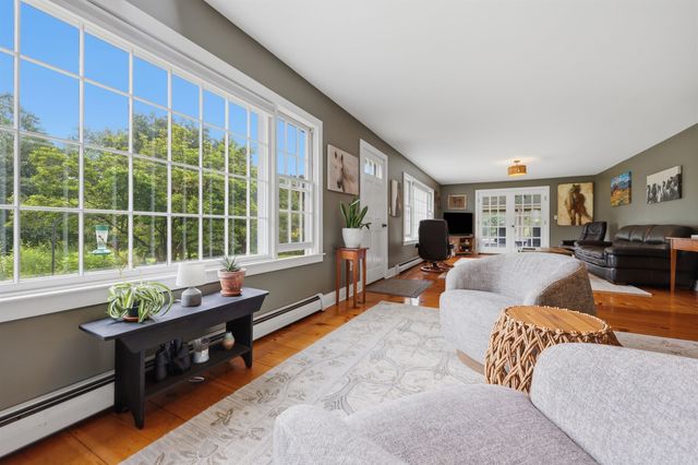 72 Old Northfield Road, Hinsdale, NH 03451