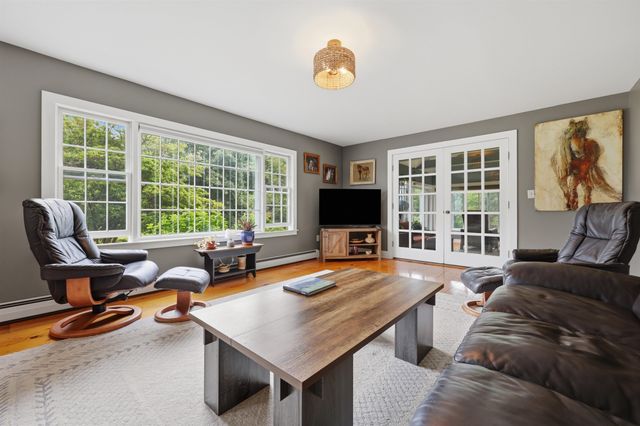 72 Old Northfield Road, Hinsdale, NH 03451