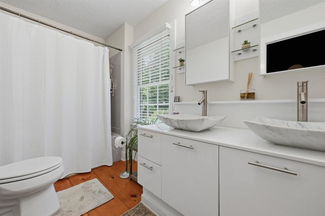 72 Old Northfield Road, Hinsdale, NH 03451