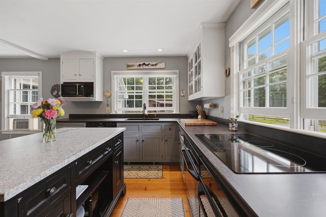72 Old Northfield Road, Hinsdale, NH 03451