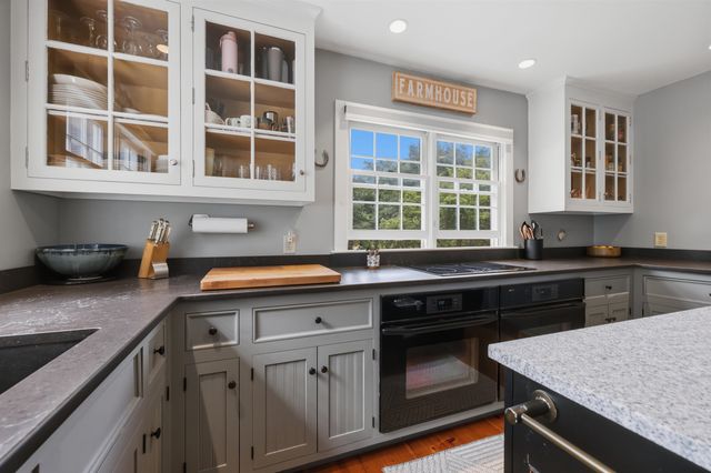 72 Old Northfield Road, Hinsdale, NH 03451