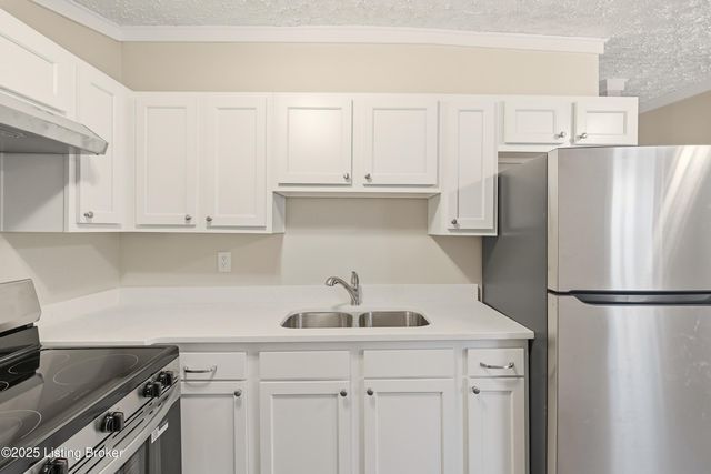 818 S Hancock St, Louisville, KY 40203