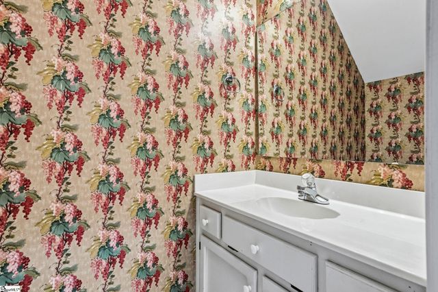 306 Greenview Circle, Greenville, SC 29609