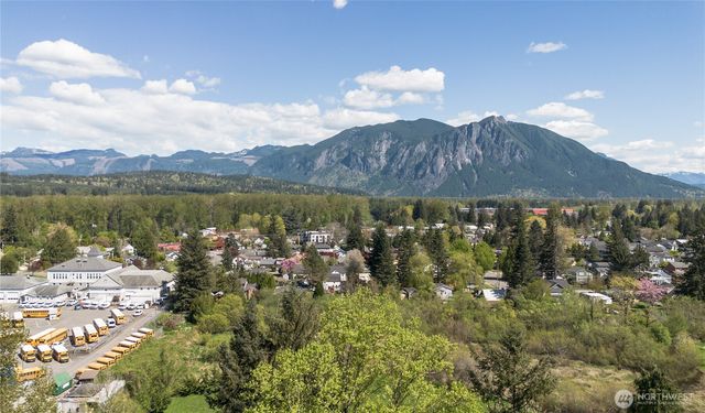 8106 382nd Avenue SE, Snoqualmie, WA 98065