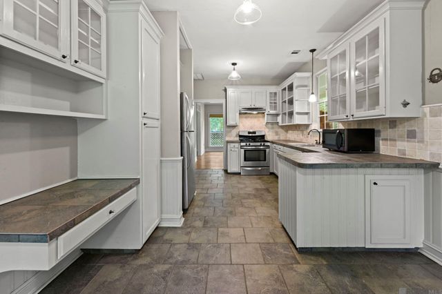 10393 Old Field Rd, St Francisville, LA 70775