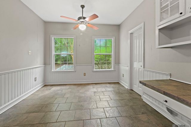 10393 Old Field Rd, St Francisville, LA 70775