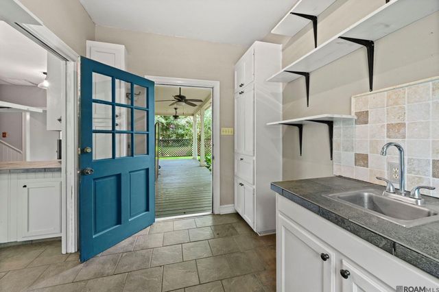 10393 Old Field Rd, St Francisville, LA 70775