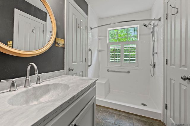 10393 Old Field Rd, St Francisville, LA 70775