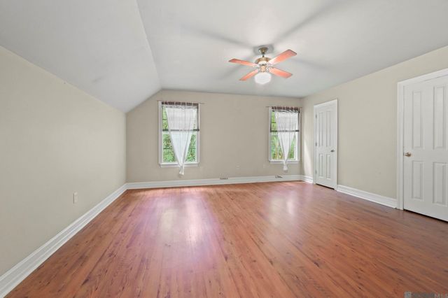 10393 Old Field Rd, St Francisville, LA 70775