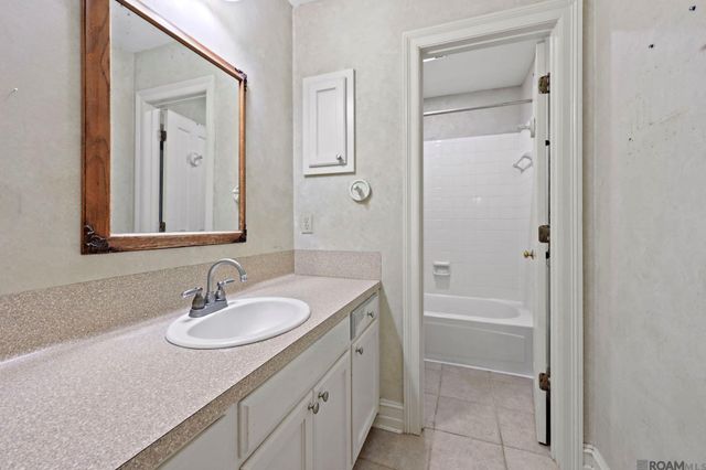 10393 Old Field Rd, St Francisville, LA 70775