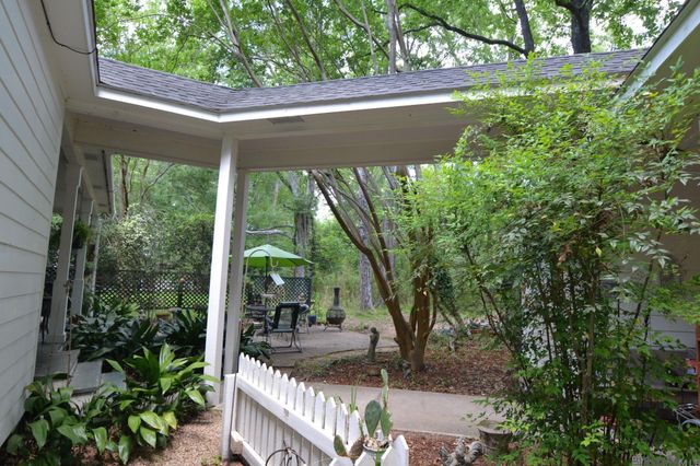 10393 Old Field Rd, St Francisville, LA 70775