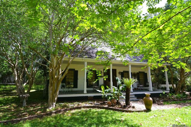 10393 Old Field Rd, St Francisville, LA 70775