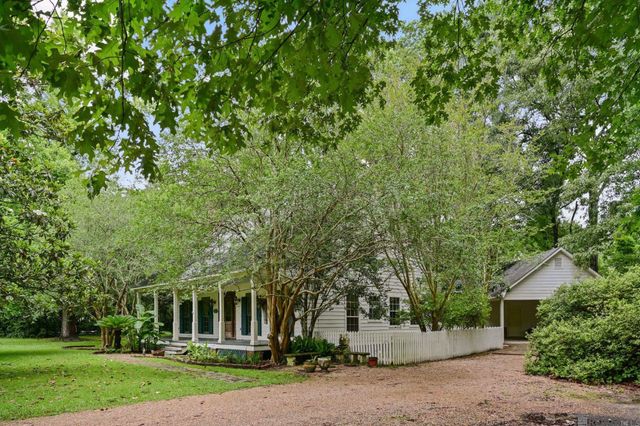 10393 Old Field Rd, St Francisville, LA 70775
