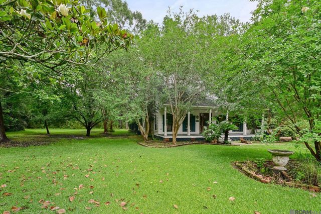 10393 Old Field Rd, St Francisville, LA 70775