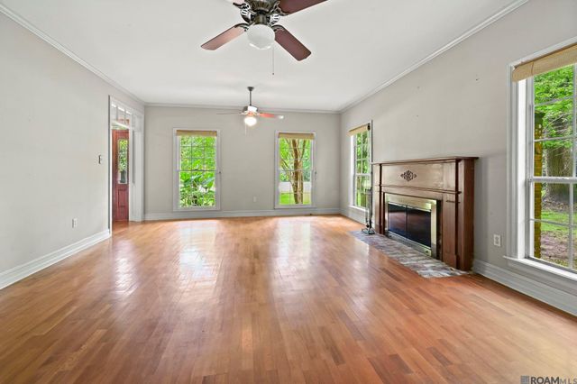 10393 Old Field Rd, St Francisville, LA 70775