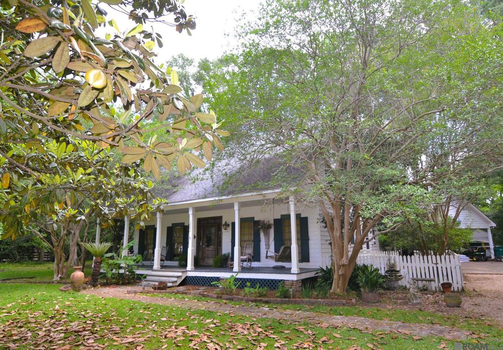 10393 Old Field Rd, St Francisville, LA 70775