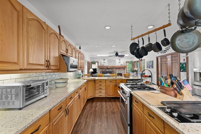 81 Desert Sands Ln, Yarmouth, MA 02675