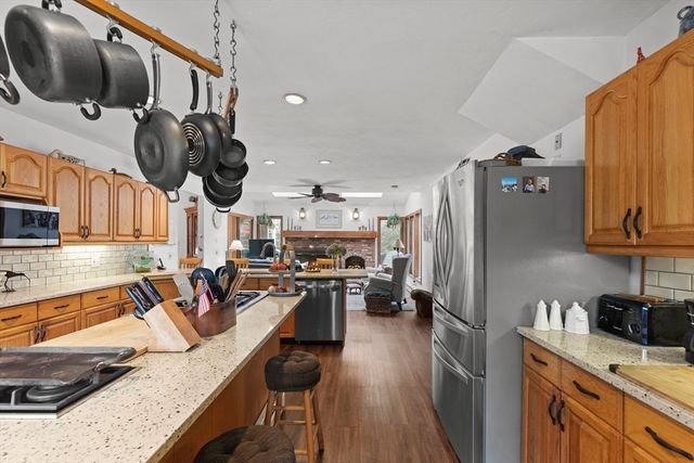 81 Desert Sands Ln, Yarmouth, MA 02675