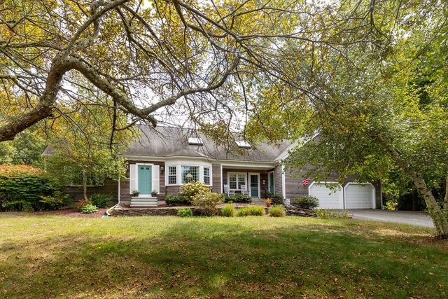 81 Desert Sands Ln, Yarmouth, MA 02675