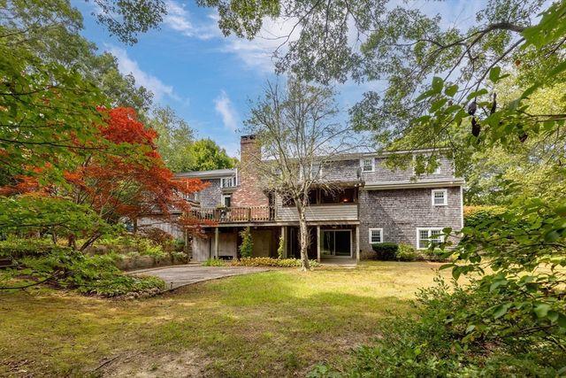 81 Desert Sands Ln, Yarmouth, MA 02675