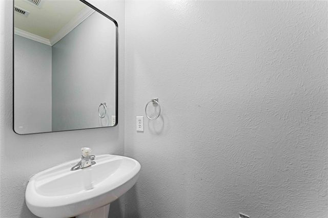 22250 Queenbury Hills Drive, Houston, TX 77073