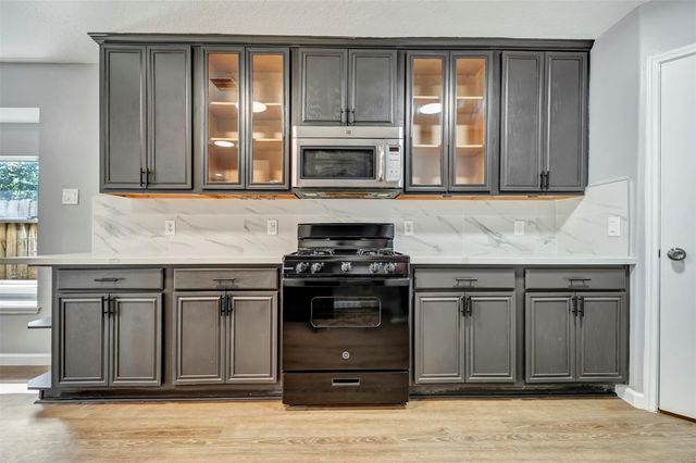 22250 Queenbury Hills Drive, Houston, TX 77073