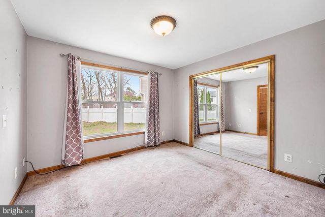 6 TIFFANY PL, Sicklerville, NJ 08081