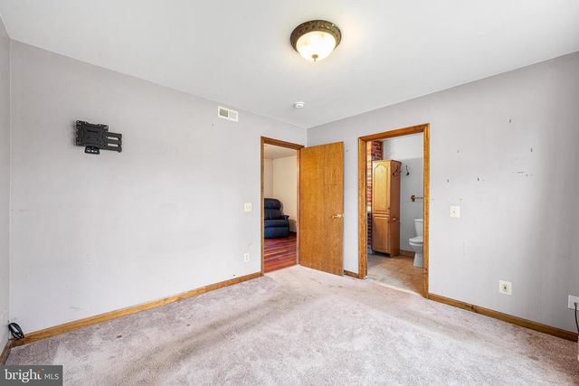 6 TIFFANY PL, Sicklerville, NJ 08081