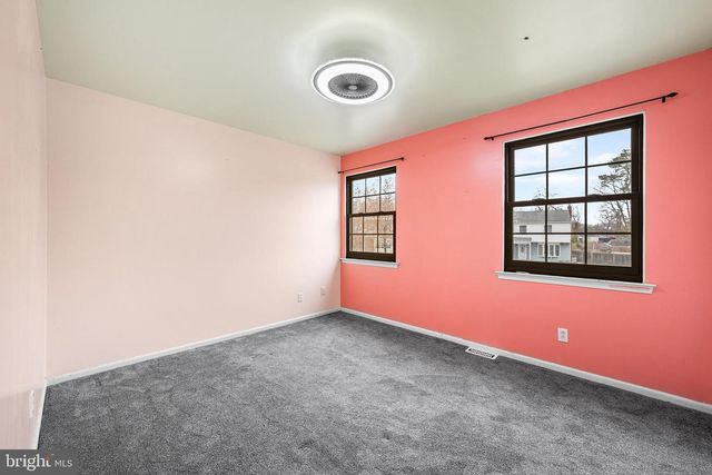 6 TIFFANY PL, Sicklerville, NJ 08081