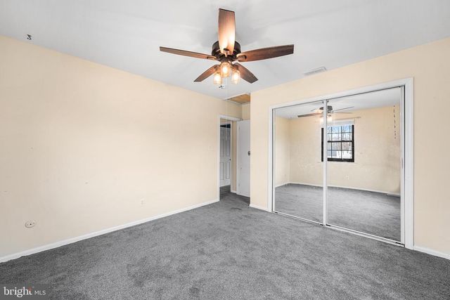 6 TIFFANY PL, Sicklerville, NJ 08081