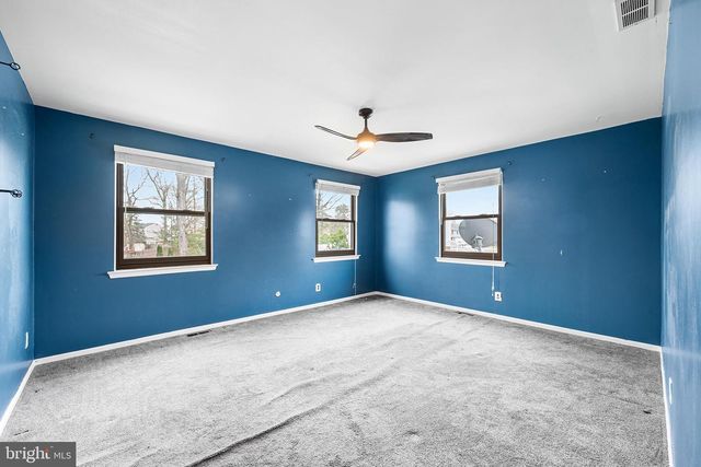 6 TIFFANY PL, Sicklerville, NJ 08081