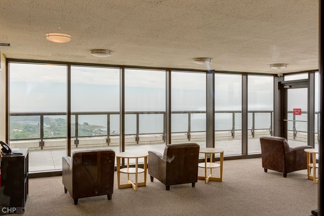 1560 N Sandburg Terrace 1405, Chicago, IL 60610
