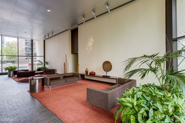 1560 N Sandburg Terrace 1405, Chicago, IL 60610