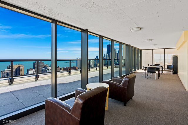 1560 N Sandburg Terrace 1405, Chicago, IL 60610