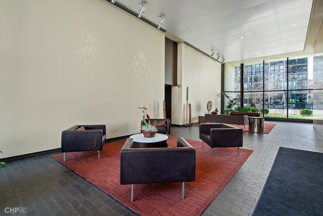 1560 N Sandburg Terrace 1405, Chicago, IL 60610
