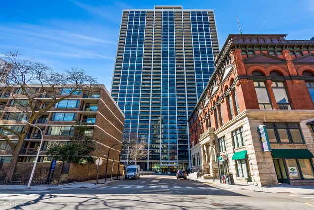 1560 N Sandburg Terrace 1405, Chicago, IL 60610