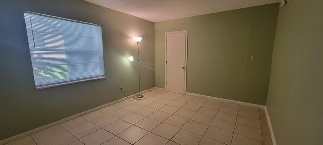 2302 Sunrise Boulevard 1-103, Fort Pierce, FL 34982