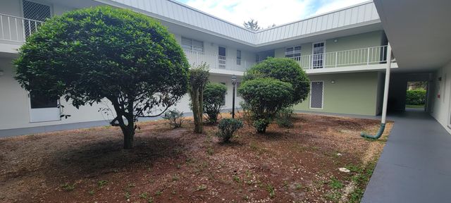 2302 Sunrise Boulevard 1-103, Fort Pierce, FL 34982