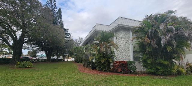 2302 Sunrise Boulevard 1-103, Fort Pierce, FL 34982