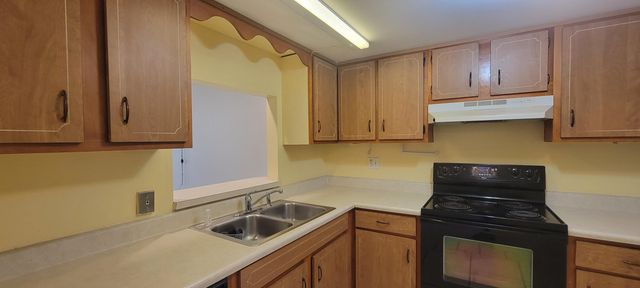 2302 Sunrise Boulevard 1-103, Fort Pierce, FL 34982