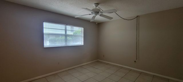 2302 Sunrise Boulevard 1-103, Fort Pierce, FL 34982
