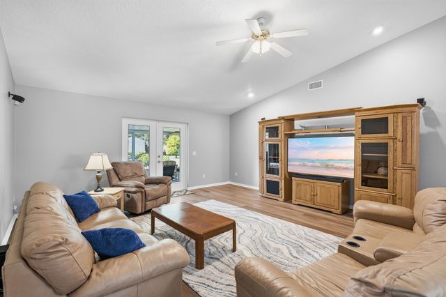 1081 Deer Chase Dr, St Augustine, FL 32086