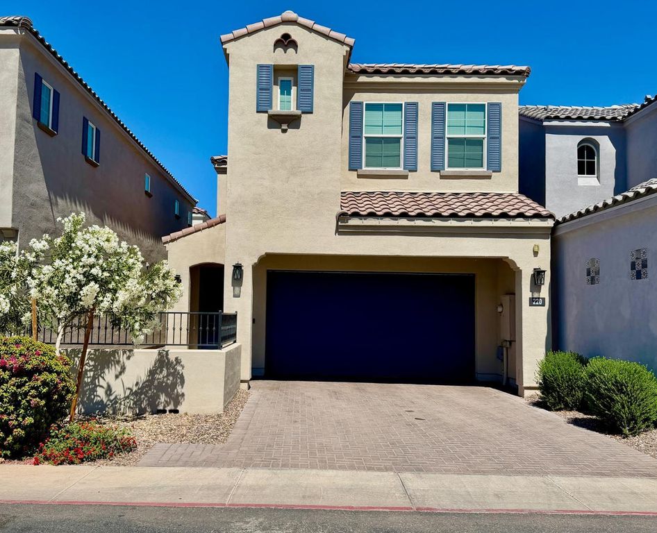 220 E Markwood Drive, Chandler, AZ 85286