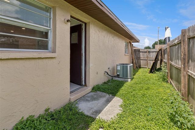 1048 BUCCANEER DRIVE, Lakeland, FL 33801