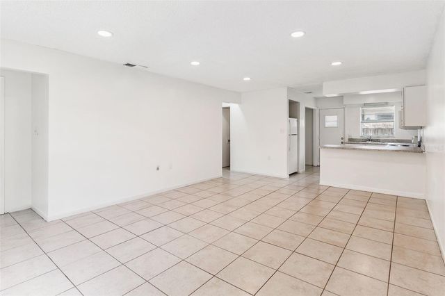 1048 BUCCANEER DRIVE, Lakeland, FL 33801