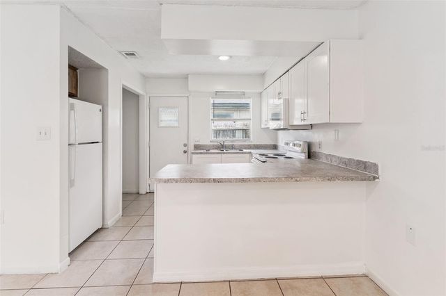 1048 BUCCANEER DRIVE, Lakeland, FL 33801