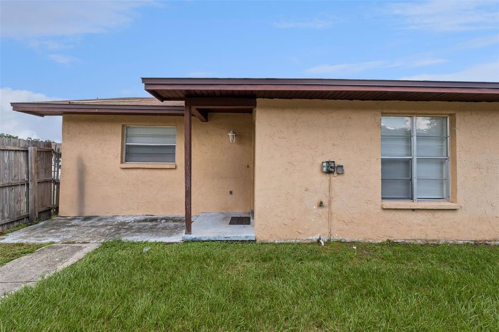 1048 BUCCANEER DRIVE, Lakeland, FL 33801